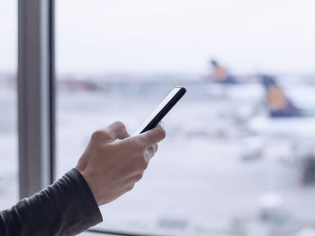 Airport Connects là cầu nối giữa dịch vụ phi hàng không và khách hàng, mang đến khởi đầu suôn sẻ và trải nghiệm trọn vẹn. Chúng tôi liên tục đổi mới, mở rộng hệ sinh thái với phòng chờ thương gia, hỗ trợ hành lý, đưa đón sân bay và thủ tục ưu tiên, đảm bảo mỗi hành trình đều được chăm sóc tận tâm.