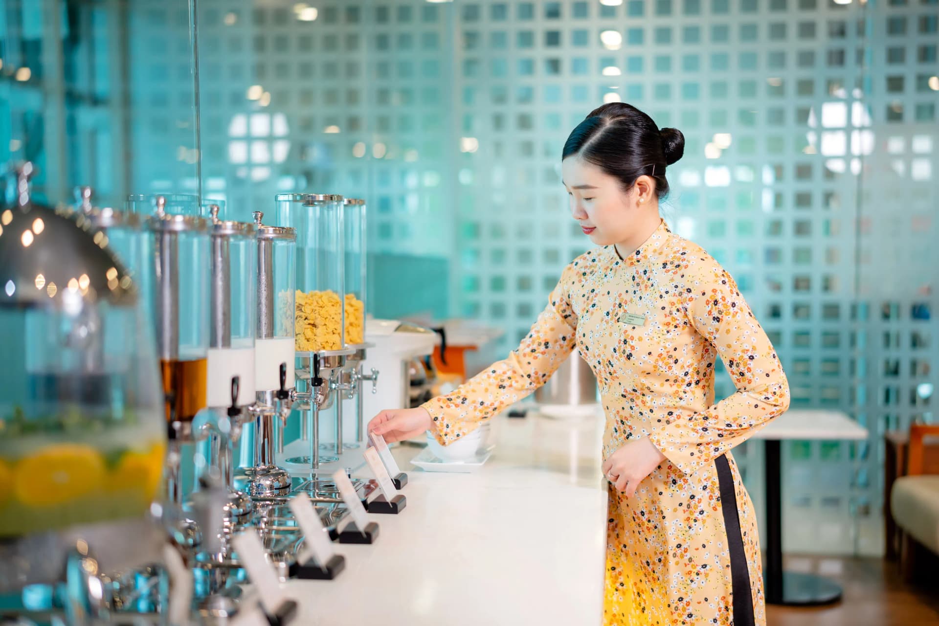 Airport Connects is committed to delivering professional, dedicated, and transparent services with a customer-centric approach. We foster a collaborative environment, strive for continuous development, and personalize experiences to ensure every journey is fulfilling and memorable.